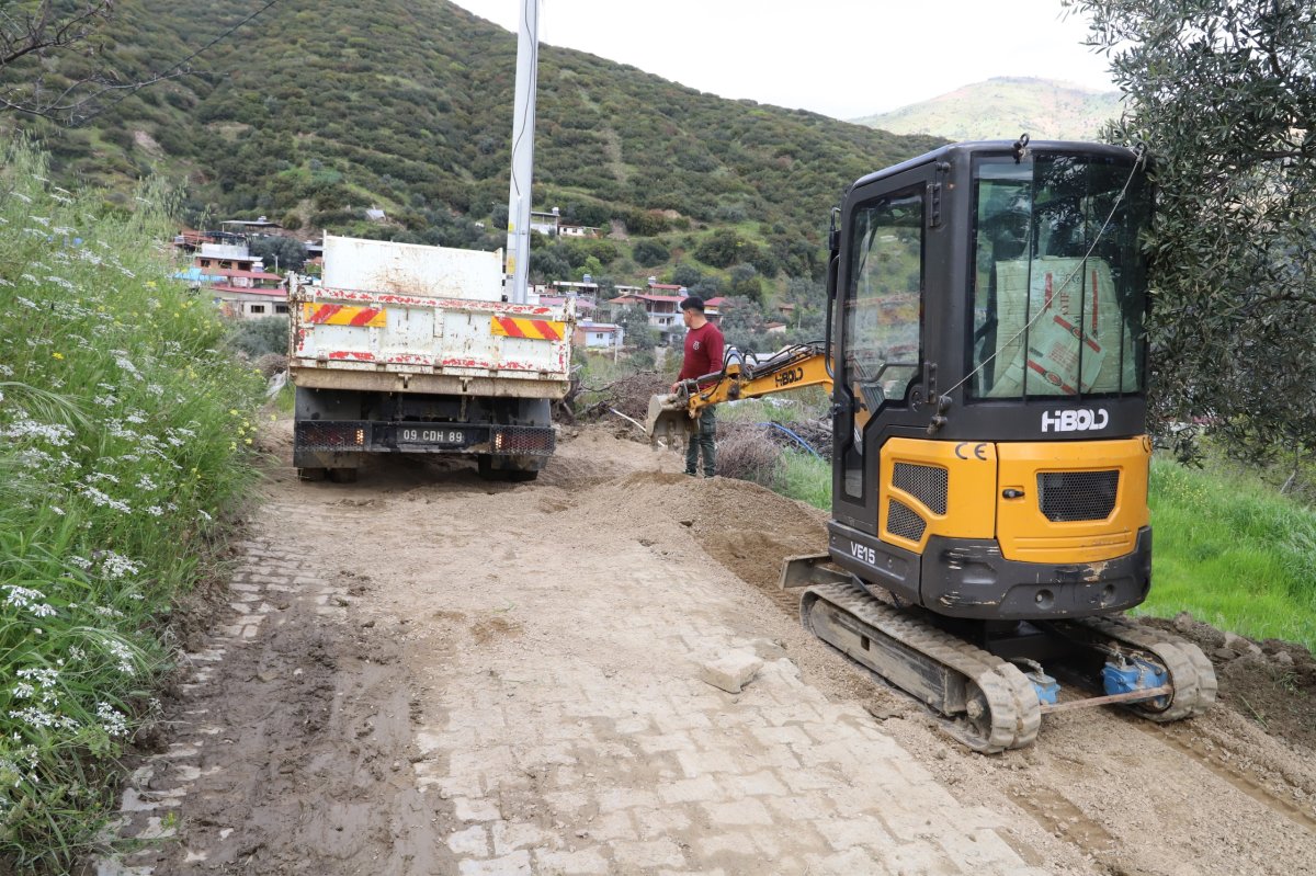 NAZİLLİ’DE YOL SEFERBERLİĞİ SÜRÜYOR: