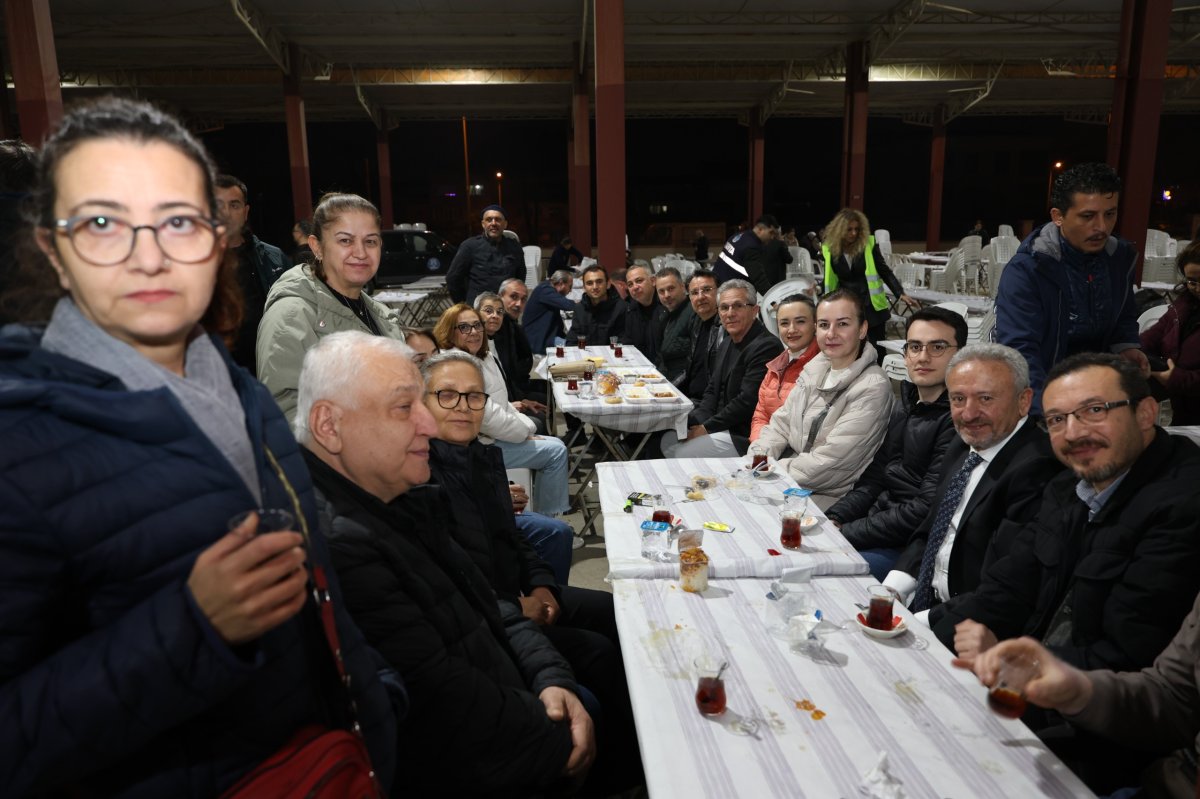 NAZİLLİ BELEDİYESİ ŞİRİNEVLER MAHALLESİ'NDE İFTAR BEREKETİNİ PAYLAŞTI.