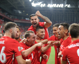 A MİLLİ FUTBOL TAKIMIMIZ TUR  BİLETİ İÇİN ROMANYA KARŞISINA ÇIKIYOR