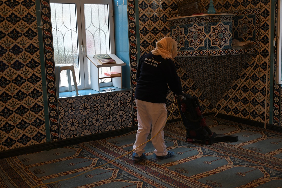 KUŞADASI BELEDİYESİ CAMİİLERİ RAMAZAN AYINA HAZIRLIYOR...