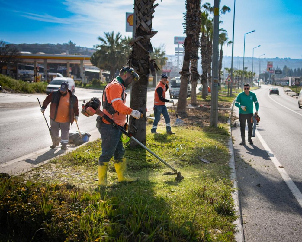 KUŞADASI’NDA REFÜJLER BAYRAMA HAZIRLANIYOR