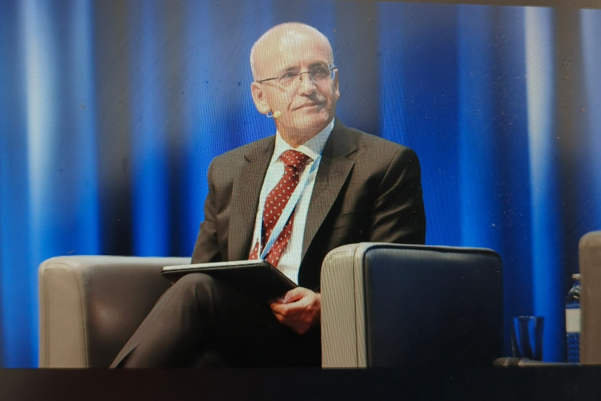 YENİ ŞAFAKTAN İLGİNÇ BAŞLIK: 'ŞİMŞEK'İN ENFLASYONLA MÜCADELE PROGRAMI ÇÖKTÜ'