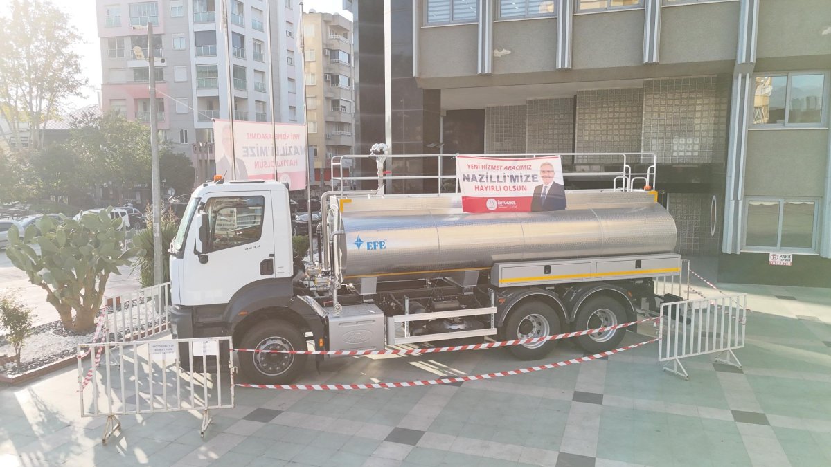 BAŞKAN TETİK NAZİLLİ’NİN HİZMETİNE 32'NCİ ARACI KAZANDIRDI..