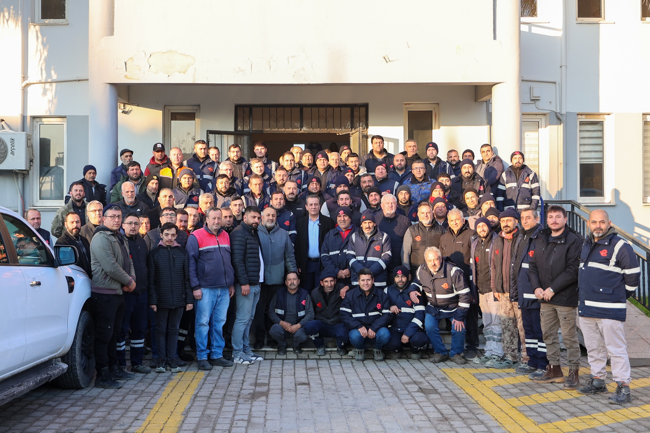 Başkan Yetişkin mesai arkadaşlarının yeni yılını kutladı…