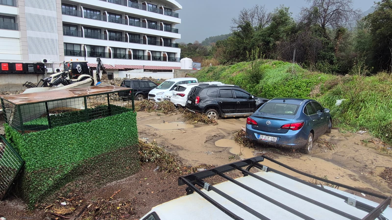 Büyükşehir in ihmali  vatandaşa kabus yaşattı…