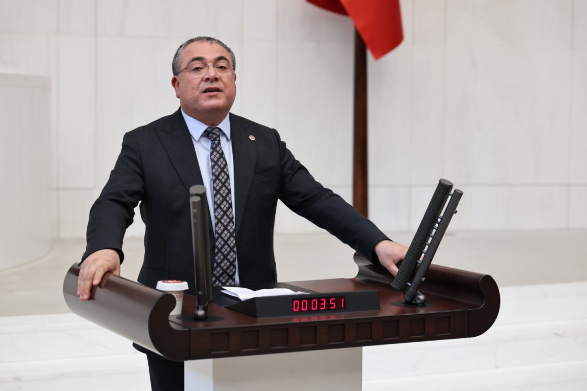 YENİ PARTİ'Lİ EVRİM KARAKOZ: 'ÇİFTÇİ ÜRETEREK BATIYOR, İKTİDAR İTHALATÇIYI DESTEKLİYOR'..