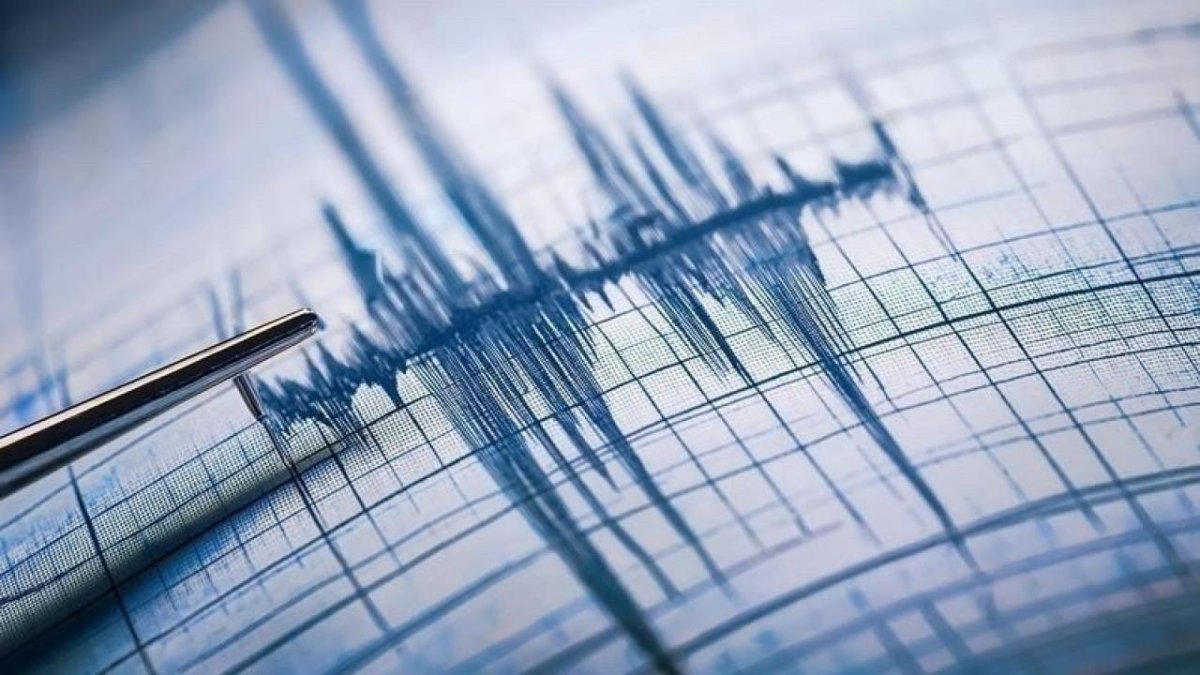 ELAZIĞ'DA 4 BÜYÜKLÜĞÜNDE DEPREM..