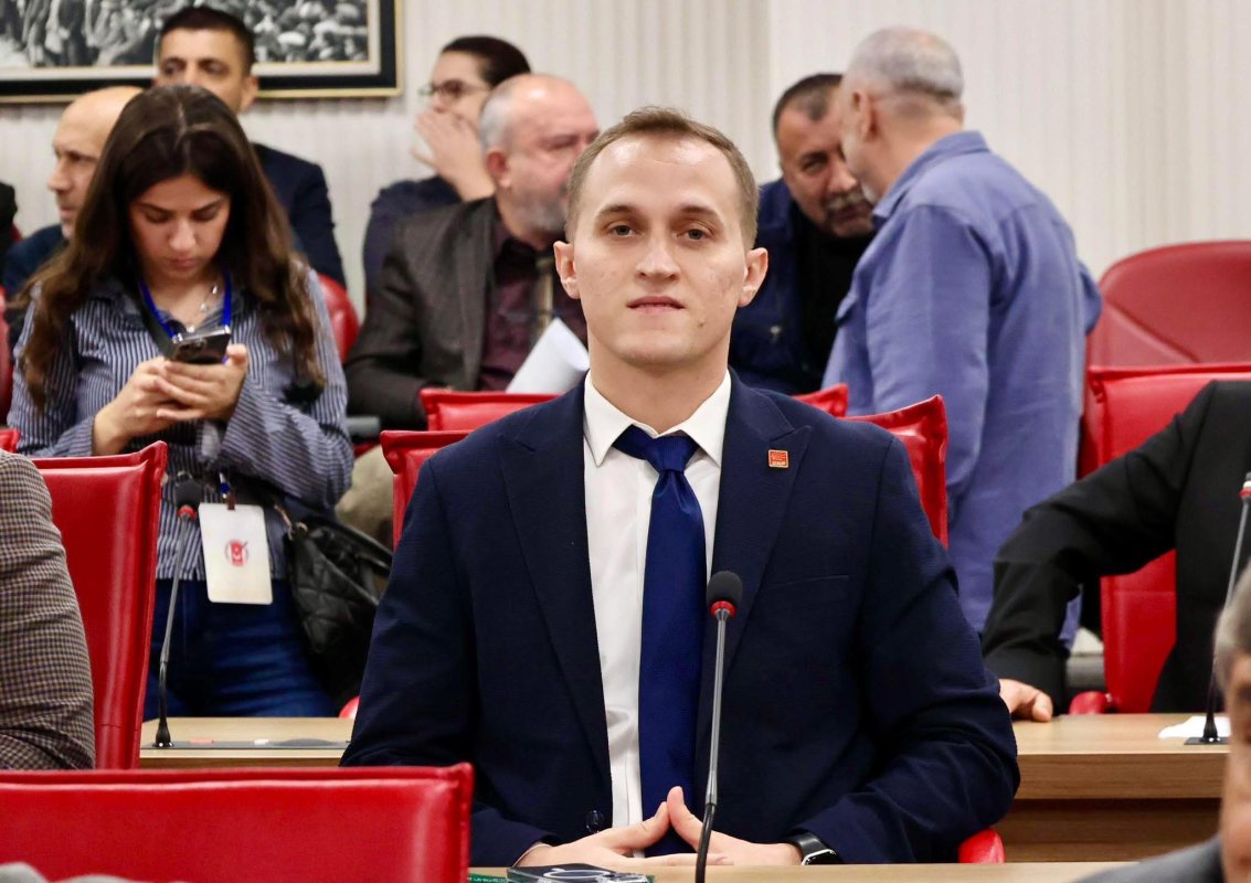 CHP’Lİ VARDARLI SORDU ‘YETKİ ACELESİ NAZİLLİ’DEKİ  POLİKLİNİĞİN RUHSATSIZ OLMASI MI?’