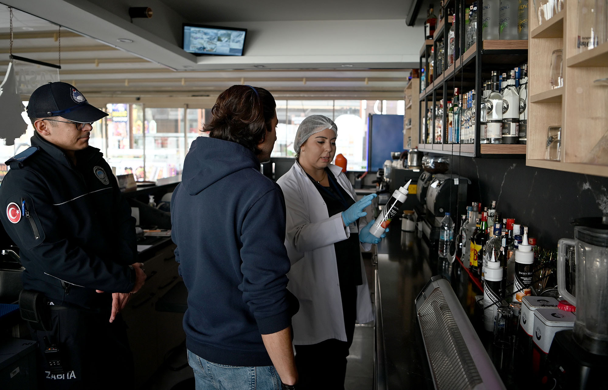 Kuşadası Belediyesi  gıda takibinin peşini bırakmıyor…