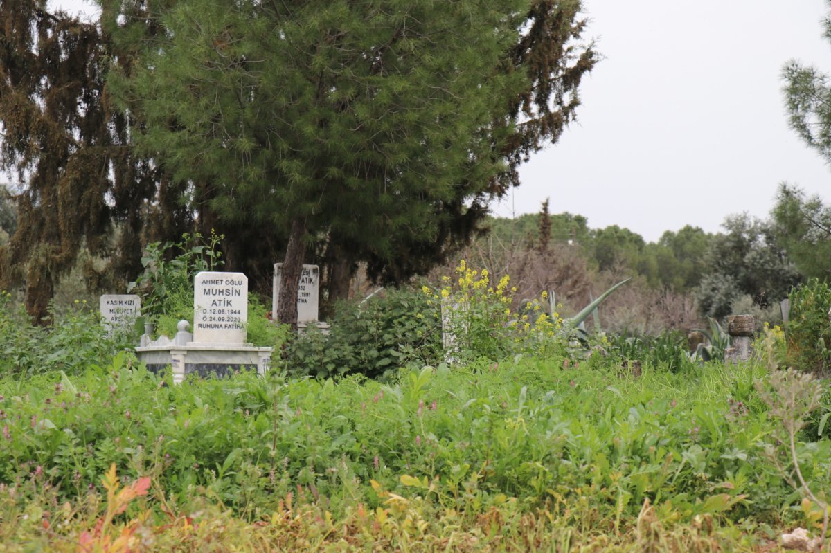BÜYÜKŞEHİR BELEDİYESİ MEZARLIKLARI KADERİNE TERK ETTİ..