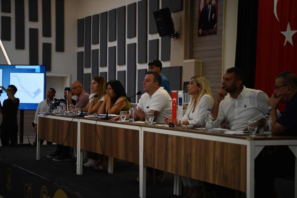 KUŞDASI BELEDİYE MECLİSİ’NDEN ÖNEMLİ KARARLAR..