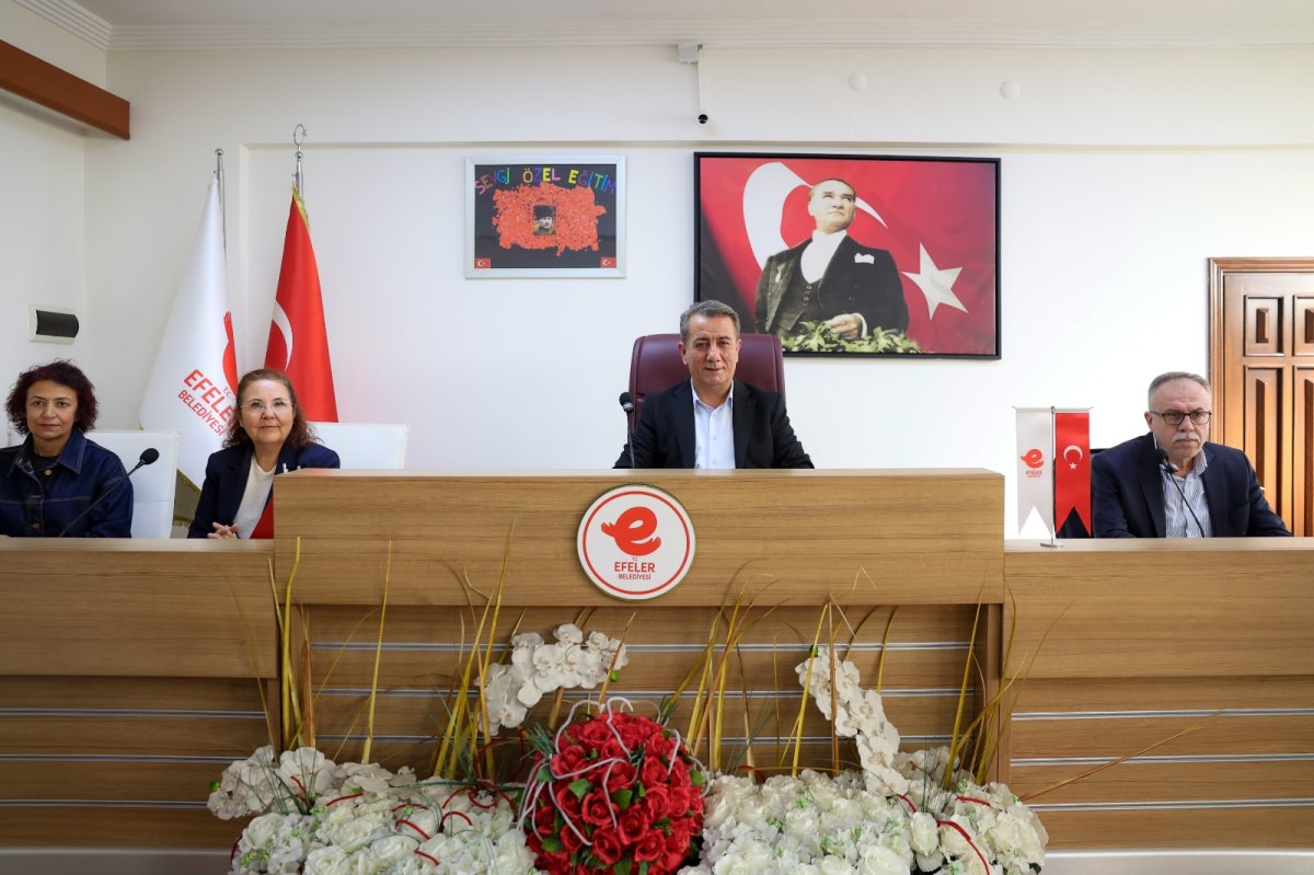 EFELER BELEDİYESİ 2027 MALİ YILI BÜTÇESİ OY BİRLİĞİYLE KABUL EDİLDİ..
