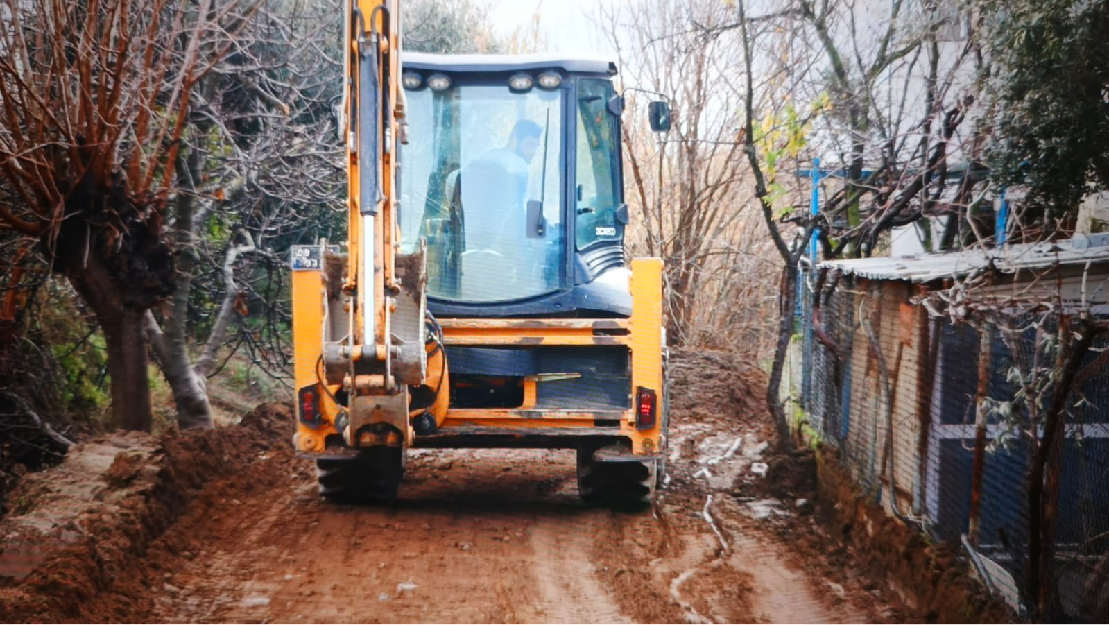 Nazilli Belediyesi’nden Arslanlı’da yol çalışması…