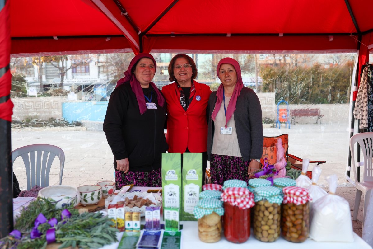 DİDİM’DE EMEKÇİ KADINLAR PAZARI KENT MEYDANI’NDA AÇILDI