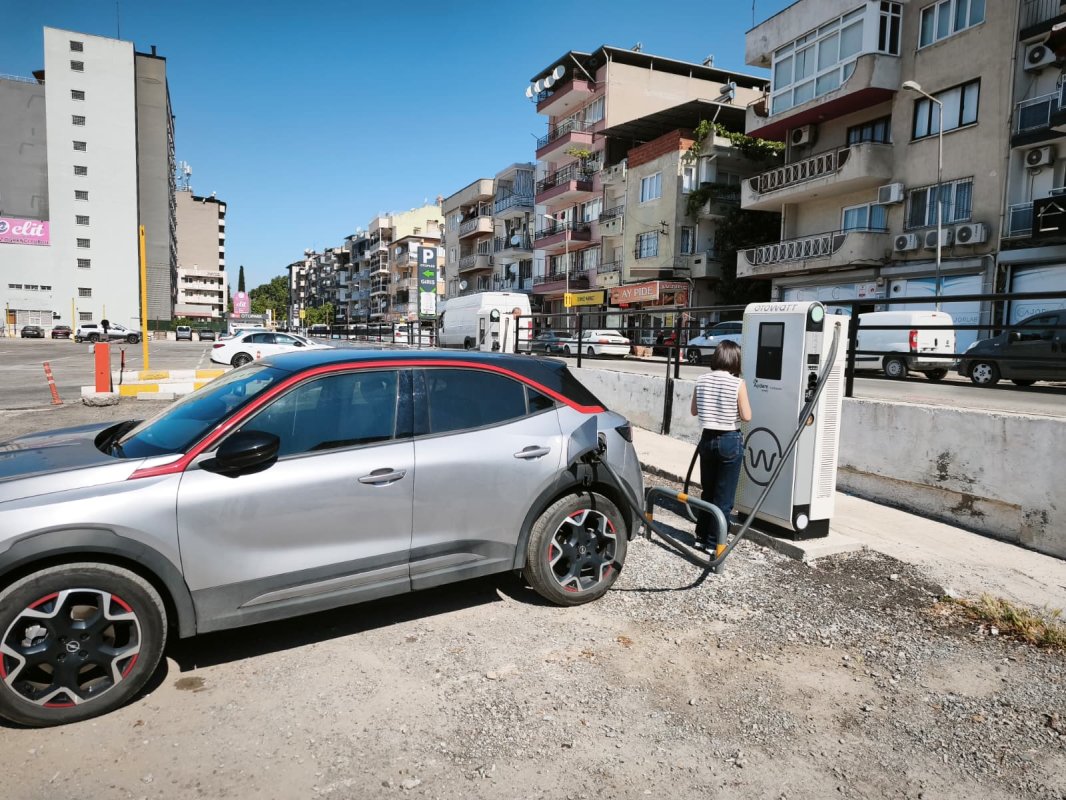EFELER BELEDİYESİ’NİN ELEKTRİKLİ ARAÇ ŞARJ İSTASYONLARI HİZMETTE..