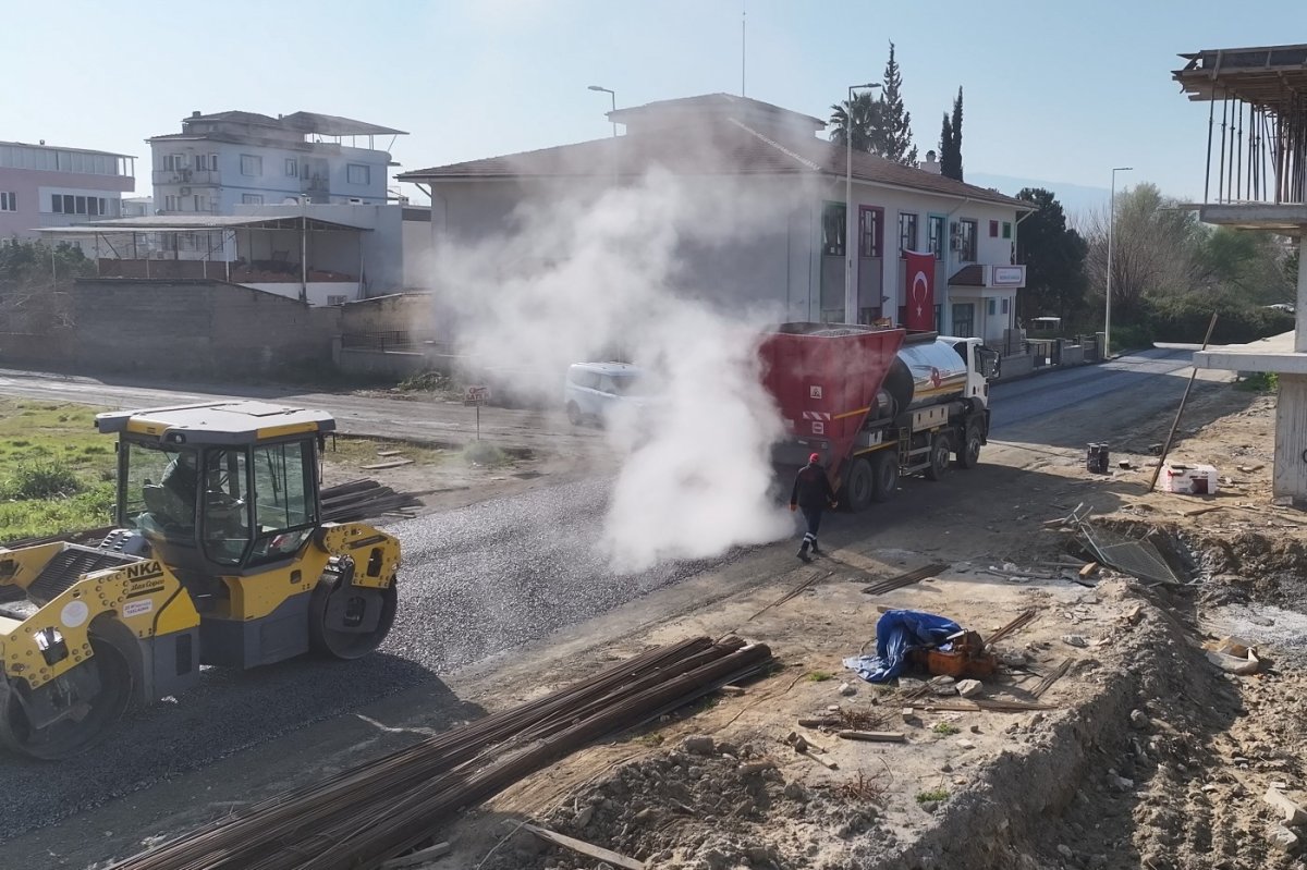 BAŞKAN YETİŞKİ'NDEN UMURLU'YA YOL HAMLESİ.